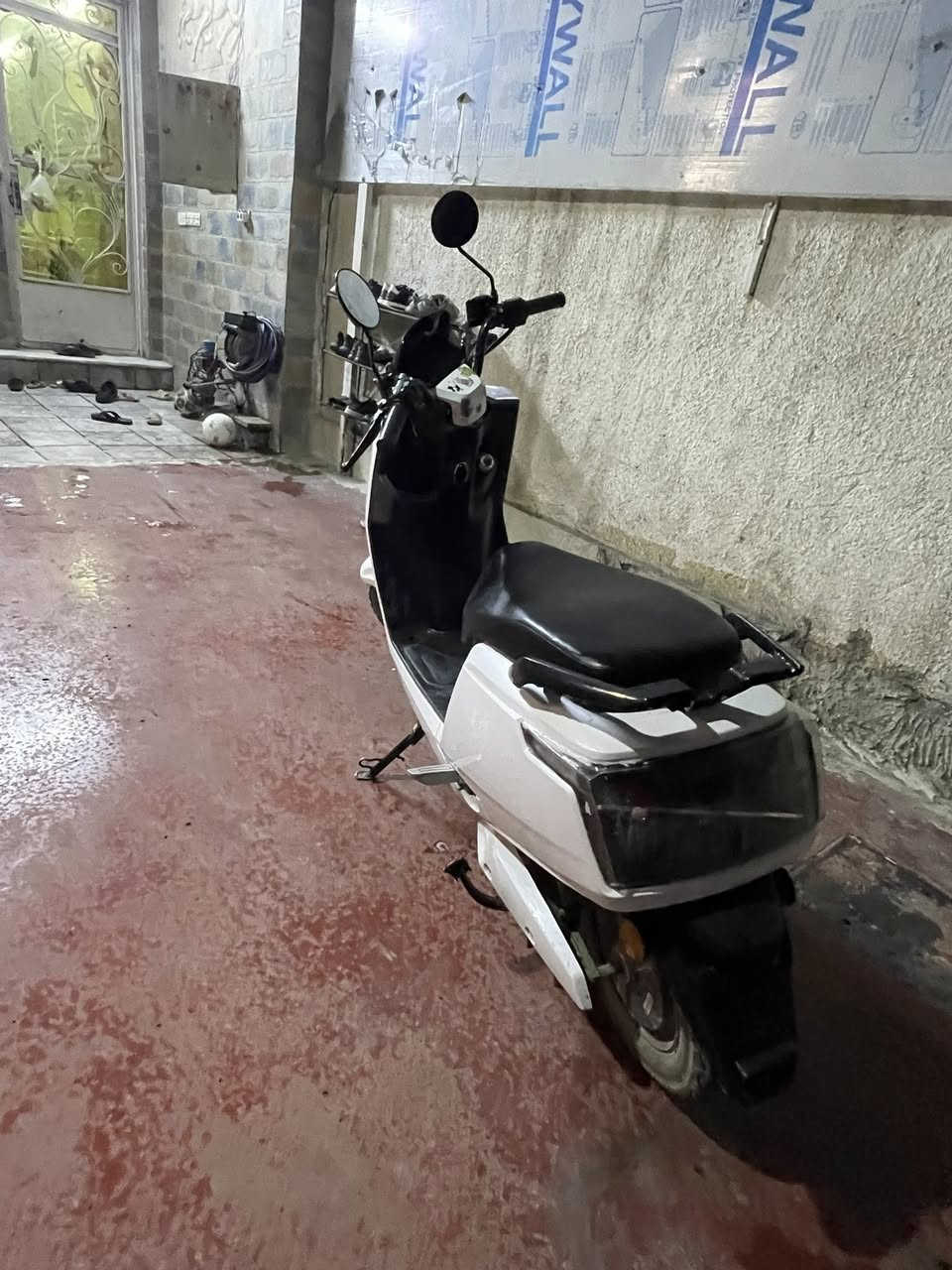 السلام عليكم دراجه شحن للبيع ماكس عادي  الدراجه نضيفه سرعه 100حقيقي ملف 2000  بطاريه كبير 6  العنوان بغداد البلديات للاستفسار رقم (***********)
