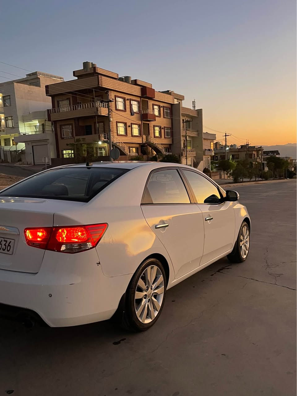 بەناوی خوای گەورە و میهرەبان 
کیا سیراتۆ  ٢٠١٣ مەکینە گەورە ٢.٠ مواسەفات مەغوب بەس سلاید و بەسمە نییە ماڵی دۆستە ماشاء اللە زۆر پاک ماوەتەوە یەک دەستە بە سفری لای خۆم بووە ١١١.٠٠٠ ڕۆشتووە کەمێک تەعدیلی هەیە هیچ بۆیاخێکی نییە
مەکینەی بڕغووی با نەدراوە سەنەوەی تا ٢٠٢٩ تازەیە 

گێر عادی و ئۆتۆماتیک
سوکان شەفت و ڤۆلیۆم
ئەی بی ئێس
دوو ئاوێنە کارەبایی 
چوارجام کارەبا
مەکینەی نەکراوەتەوە
ئۆکس و سیدی و بلوتوس و فلاش بیلادی
لایت ئۆتۆ
تایەی تازە
*********** السليمانية, العراق
