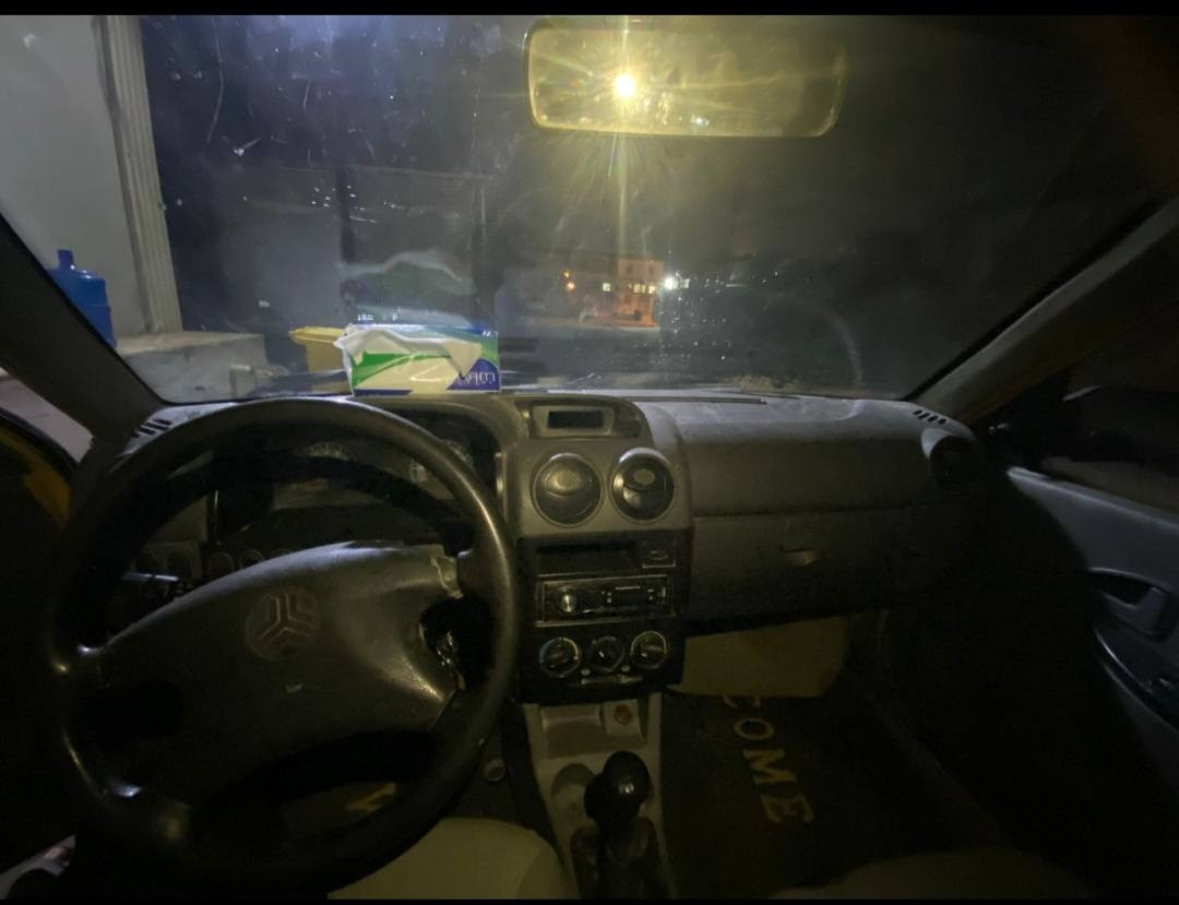 سلام عليكم سايبه للبيع كير مكينه زينات شواصي مكفولات كهربائيات كلهن شغالت سياره حلوه مال شغل ترايك وين متريد سياره بدون راعي وسنويه ضايعه اتكفل عشائر وطلب وسرقه سعر ٨٠٠ الف مكان نجف ***********
