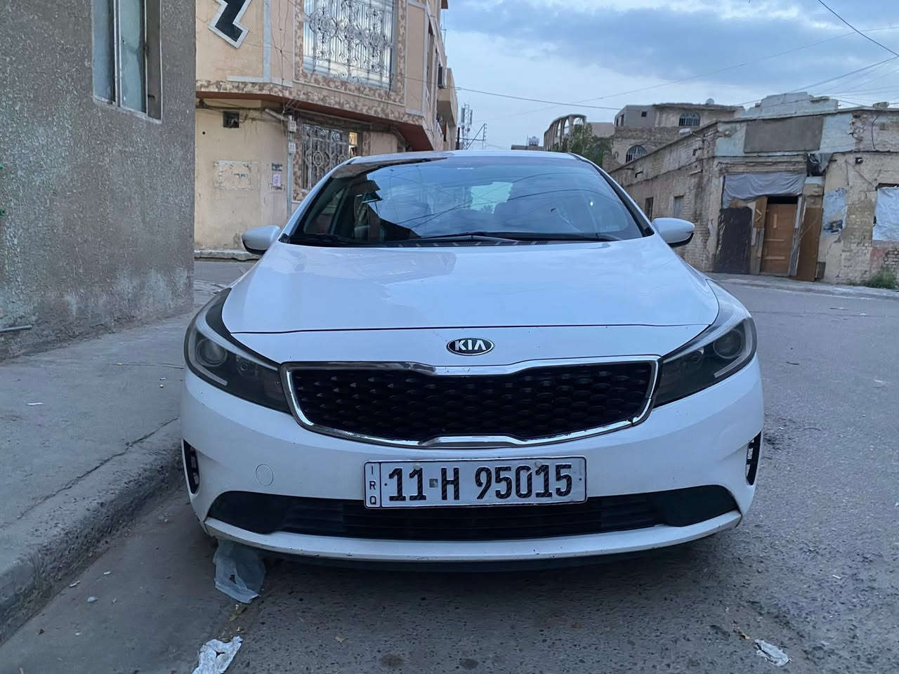 ‏سلام عليكم ورحمة الله وبركاته للبيع Kia فورتي 18 وارد أمريكي حادثة  قبغ جطنة وبيها كلير بصفحة السايق 
مكان السيارة : نزلة جسر الاسكان 
السعر: 115
رقم الهاتف : ***********
ابو حسن
