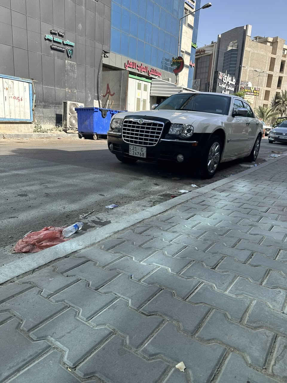 السلام عليكم 
اوباما ٢٠٠٩ ابيض حليبي 
رقم سليمانيه جديد بسمي 
بيها قطع صبغ ابيعلك حزام 
كير + مكينه جديد 
تبريد جديد 
طخم تاير + ويلات كروم 
بجم هيمي ودعميه خلفي هيمي 
غرفه جديده كارتون 
بيها ضربه الدوسه 
السعر ١١٥ وبيها مجال 
مكان السياره بلعماره ميسان 
***********
