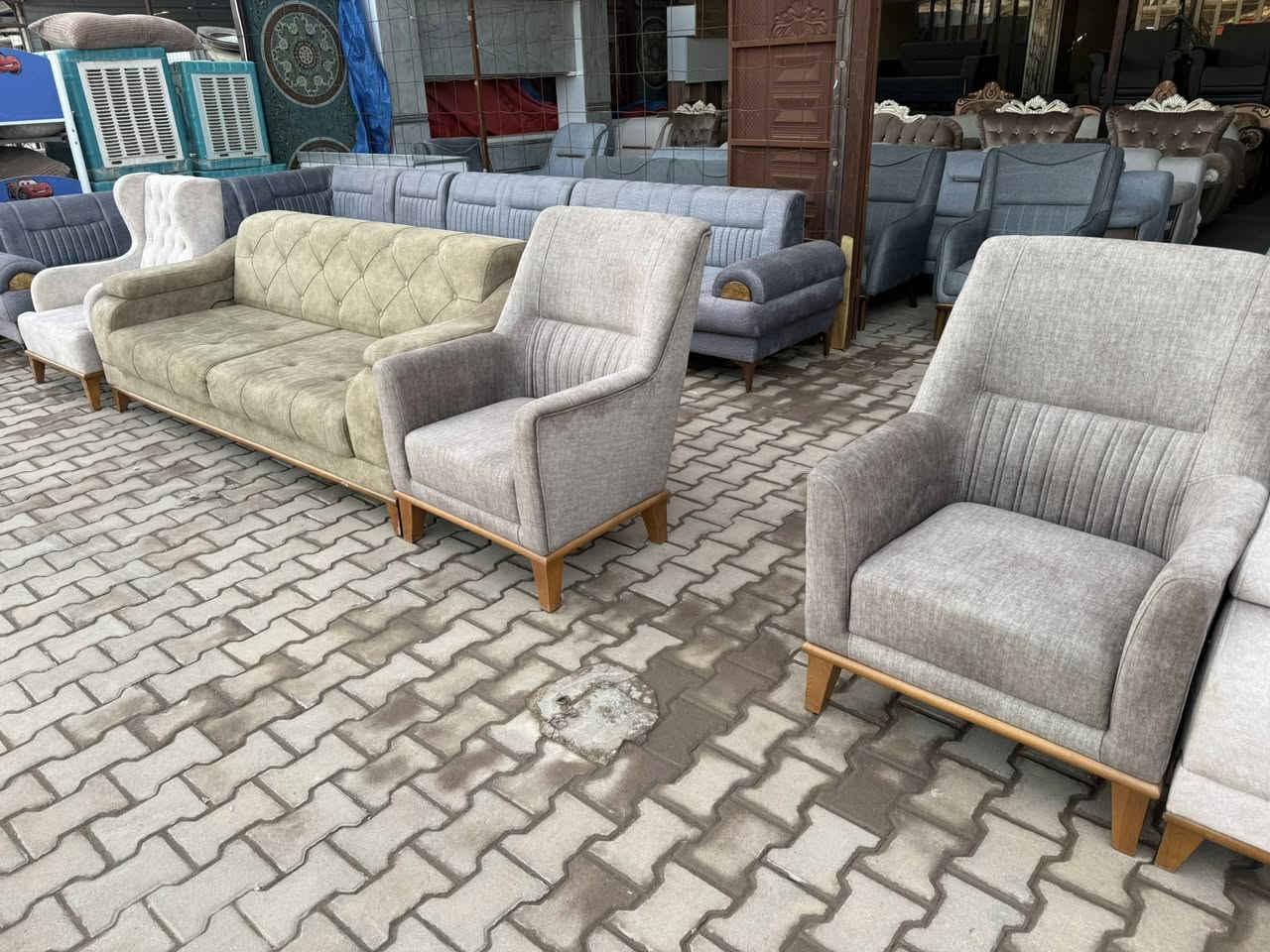 تم وصول  بضاعه جديد ومستخدم العنوان سلمان باك قرب أسواق حلاوه                                     ***********
