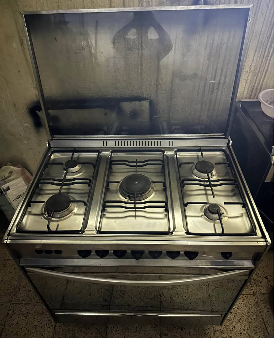 اقره السعر قبل التفاصيل بلاش 185 الف وبي مجال قليل
معرض الاخوين ✅للتواصل ع الرقم ***********
                                                           واتساب 👆🏻👆
طباخ مصري مستعمل قليل جداً، نظافة 90%، مال بيت.
وضع شركة ، شغال بالكامل:.
النار زركة وقوية، والفرن نظام خطين، ويوجد وصل ضمان.

السعر 85 ألف دينار وبيه مجال قليل 

يتوفر توصيل داخل الموصل، وشرط الفحص على الغاز قبل دفع الحساب موصل, نينوى
