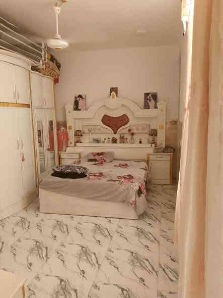 مشتمل للبيع في ابي غرق حي المرتضى قرب المدرسه.السعر80مجال ويرهم قسط.مكتب عالم العقار*********** مساحه100طابوصرف بناء حديث
