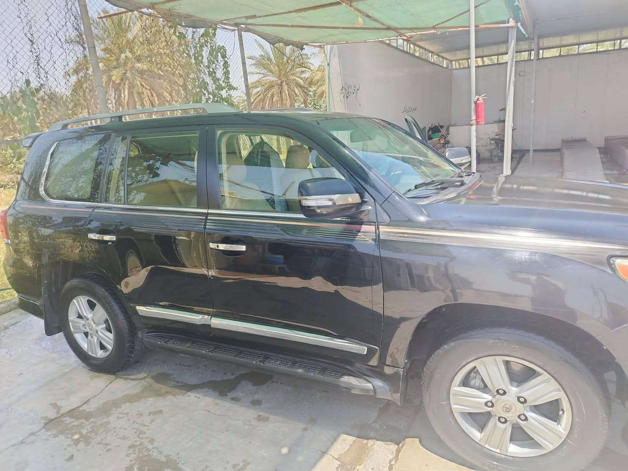 تويوتا لاندكروزر بريم 2012 🚗
الموديل: 2012

​المواصفات: خليجي (فول مواصفات)

​المحرك: 6 سلندر V6 (اقتصادي وقوي)

​المسافة المقطوعة (الماشية): 99 ألف كيلومتر فقط (ممشى حقيقي وقليل جداً)

​✨ حالة السيارة والضمان (المكفول):

​كير، محرك، وصدر بشرط الفحص والمكفول 100٪.

​السيارة بحالة ممتازة جداً وجاهزة للاستخدام فوراً.

​🎨 الصبغ والتحويل:

​تحتوي على صبغ في (جامرلوغ أمامي واحد) فقط بدون أي حوادث مؤثرة.

​السيارة تحمل رقم بغداد وجاهزة للتحويل.

​🌟 أبرز المواصفات المعروفة للسيارة (حسب الصور المرفقة):

​فتحة سقف (سلايد روف).

​شاشة أمامية مع كاميرا خلفية ونظام ملاحة.

​كراسي جلد بلون بيج مع تحكم كهربائي بالمقاعد.

​تحكم ستيرن كامل (فول تحكم جهتين) مع لمسات خشبية مميزة على الديكور الداخلي والستيرن.

​نظام دفع رباعي (فور ويل 4x4) مع قفل الدفرنش (دبل قير).

​بصمة تشغيل وبصمة أبواب (دخول ذكي).

​تبريد مركزي (ثلاث قطع) مع ثلاجة داخلية.

​حساسات أمامية وخلفية.

​إضاءة زينون عالية الكثافة مع كشافات ضباب أمامية ونوازل لايت.

​ويل كروم قياس كبير مع دواسات جانبية، وجناح خلفي (سبويلر)، وسكك سقف (بارات).

​📞 للتواصل والاستفسار:***********
