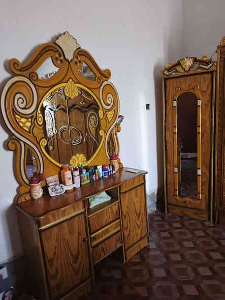 غرفه للبيع نضيفه حيل مابيها اي ضرر
مكاني بغداد السعر ٦٧٥ وبيها مجال قليل 
***********
