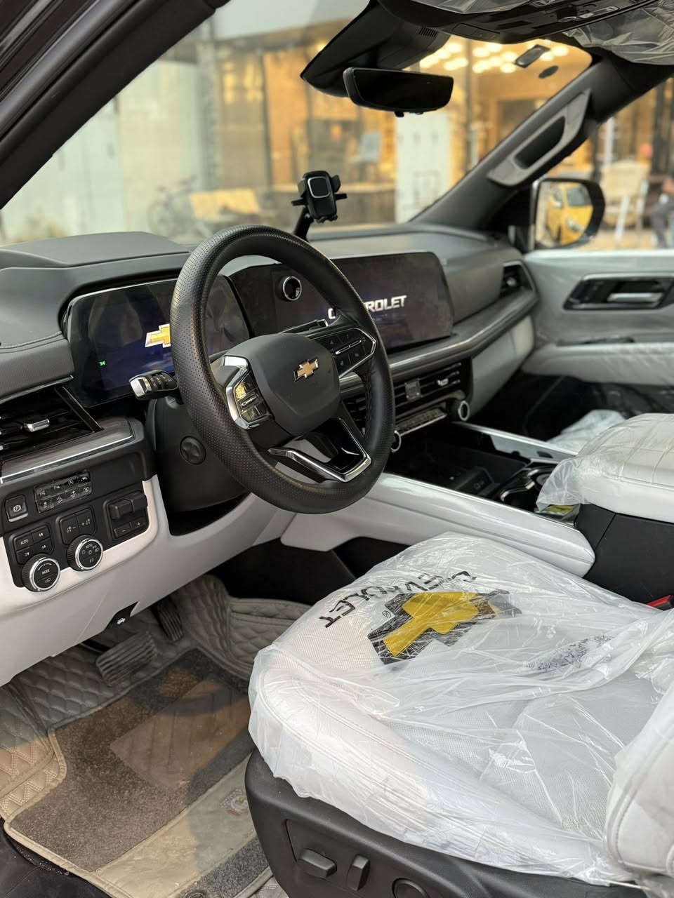 السلام عليكم ....
للبيع تاهو بريمير 2025 🔥

🚘 Chevrolet Tahoe Premier 2025

🎨 اللون: أسود ملكي

🛡️ مغلفة بالكامل PPF أفلام حماية نوعية ممتازة

📍وارد خليجي – فل كامل

📏 الممشى: 10000 كم فقط

✨ المواصفات: • شاشة كبيرة ونظام ملاحة

• كاميرات 360

• تبريد وتسخين مقاعد

• سقف بانوراما

• تشغيل بصمة

• نظام Bose الصوتي

• رادار + تحذير خروج مسار

• كراسي جلد فاخرة

• باب خلفي كهربائي

• ريموت تشغيل

• ويلات وكالة

✅ السيارة زيرو بحالة الوكالة

✅ مكفولة بالكامل عدة مكان بارد صغير فقط

✅ استعمال خفيف جداً ونظافة تامة

💰 السعر: 70,500

للاستفسار والاتصال ع رقم ‪***********
