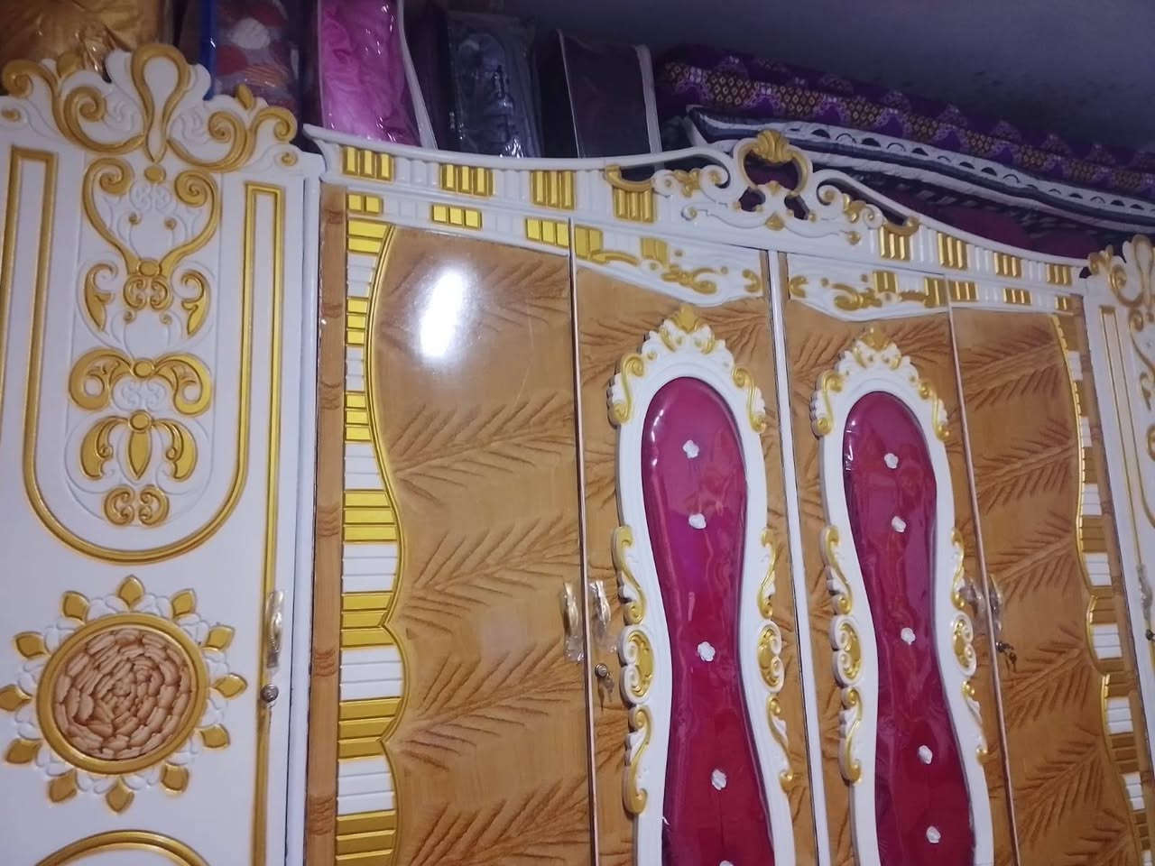 السلام عليكم
غرفة للبيع استخدام سنه واحده فقط بعدها جديدة 
اني اخذتها ب 800 الف رايدها ب 600 الف مكاني بغداد الي يحب يتصل على الرقم 
***********
