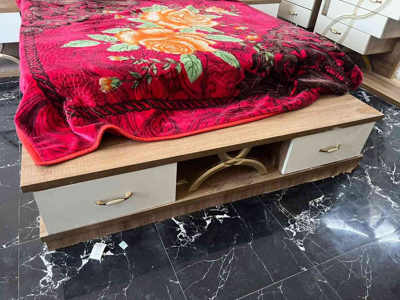 للبيع المكان الزعفرانية غرفة قوية وتخبل والسعر 400


**إذا كنت صاحب هذا الإعلان وتريد حذفه لأي سبب، رجاءا أرسل رسالة إلى الدعم الفني**
