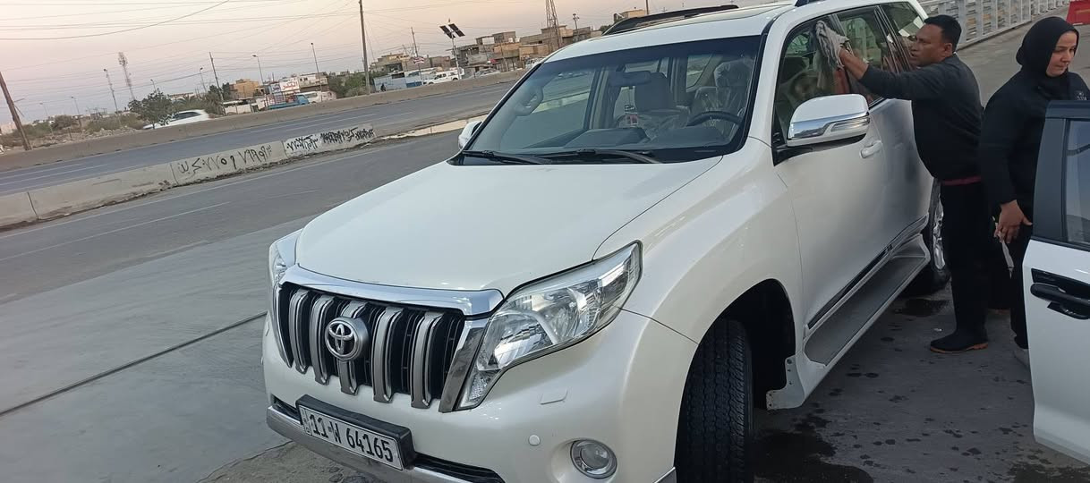 سلام عليكم لبيع برادو موديل 15فول سياره فتحه بصمه محرك 6بيه فقط شبر بارد بل باب ول باقي مكفول بكاني بغداد شارع فلسطين سعر  33 تلث دفاتر وتلاثين ورقه ***********
