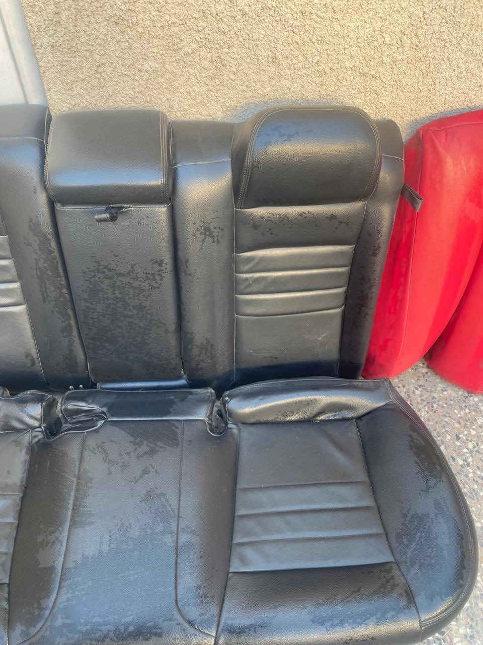 سلام عليكم كشنات جارجر نضيفات بس كشن سايق بي شك  سعر    200  الف                        ***********
