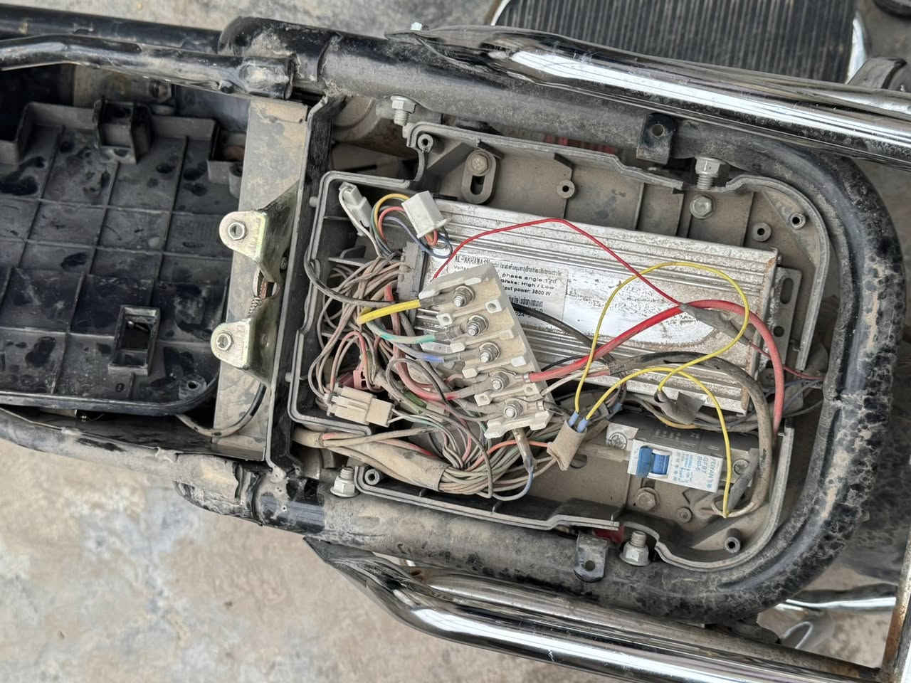 جبلي متروك مثل ماموضح بل صوره الكشر مالته نضيف عفته يشتغل مابي شي نقص الويل الخلفي وبطاريات 
١٢٠ الف وبي مجال


**إذا كنت صاحب هذا الإعلان وتريد حذفه لأي سبب، رجاءا أرسل رسالة إلى الدعم الفني**