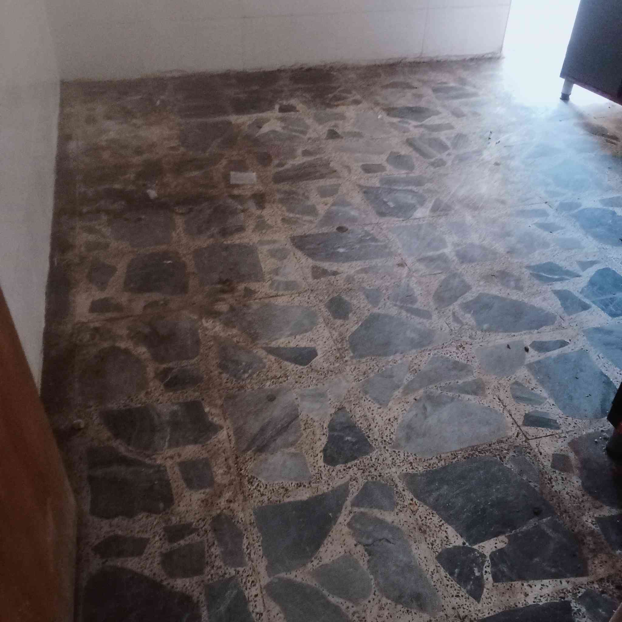 جلي وتنضيف كاشي ومرمر قديم وجديد درجه اولى ***********
