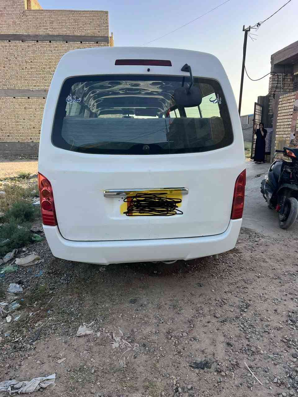 السلام عليكم جنبي H1 للبيع  مكينه مال ملكه وكير واكسل جدد دوشمه جديده صارله شهر سياره بيه ضربه بالربع ع صفحت السايق وبيه طخه بالبجم سياره نضيفه وجهازه بسمي تحويل ثاني يوم وعليه غرامات تريد ينزلن من السعر ماكو شكال سياره خير من الله  كبل للشارع السعر 90 وبيه مجال  الاستفسار *********** /***********
