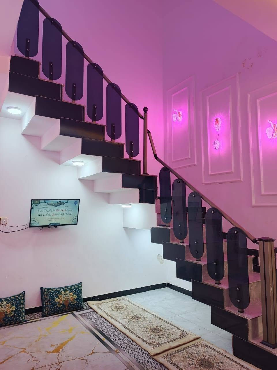 تريد بيت جاهز فول
بيت.... حي النداء شارع ستين الأول 
مساحه...100م
بناء ....طابقين الاول (يتكون من غرفه ومطبخ وصاله مفتوحه على استقبال وصحيات داخليه وخارجيه )
طابق الثاني يحتوي غرفتين  وصحيات 
بيت بناء جديد 
سند حر تحويل مباشر
للاستفسار ***********
