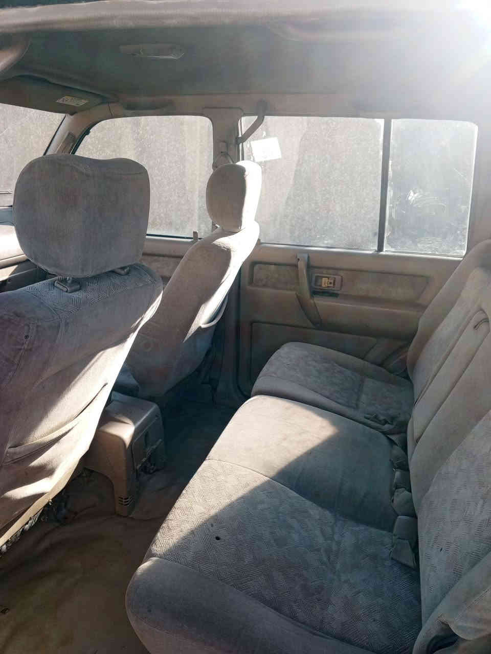 السلام عليكم ازوزه تروبر موديل ٢٠٠ رقم واسط تحويل ثاني يوم  السعر ٤٠ ورقه وبيها مجال للبيع او مراوس حسب القناعه مكان السياره واسط النعمانيه للاتصال  ***********
