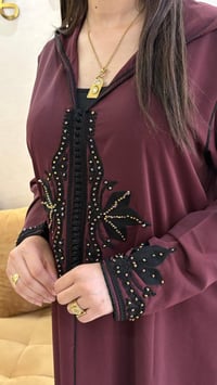جلابة مطرزة • كريب كوريا • مقاسات L/XL/XXL