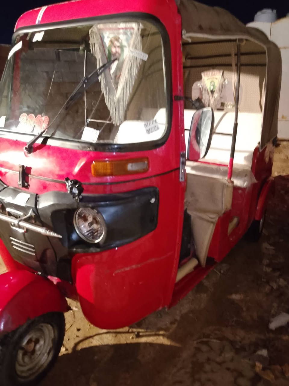 سلام عليكم تكتك للبيع موديل 18 شهر 5وراق كامله واصله التسليم المعام وسادين رقم اني بيع وراق مكينه بيه خيط بخار وبيه خياسات عوزه تعمير مابيه ضربه بس الغد طخه زغيره***********
