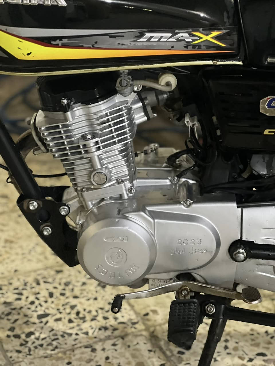 السلام عليكم دراجه ٢٣ مكينه بلاد تايكر محرك نضيف العنوان ديالى بلدروز السعر ٥٧٥وبي مجال الرقم ***********
