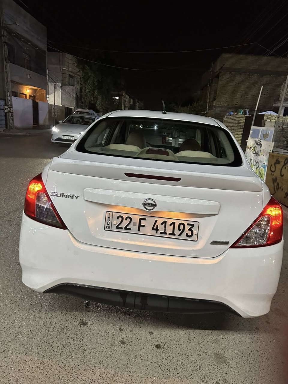 السلام عليكم نيسان سندي موديل 2016  سياره محرك كير مكفول مبدل صدر جديد تخم تاير جديد تدفه تبريد نقص بس دشلي ماشيه سياره 157 فقط حقيقي كامره اماميه خلفيه سعر 1000 بيها مجال بغداد سياره ***********
