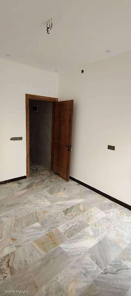 مكتب الزبيدي للعقار🏠🏠
🔊🔊🔊
للبيع مساحة ٤٨ ونص✅
📍الموقع حي القاهرة الشماسية قرب الخط السريع 
🏠يحتوي الطابق الأرضي على طرمة صالة ومطبخ وخدمات وغرفة نوم
والطابق الثاني يحتوي على غرفتين نوم وخدمات
والطابق الثالث بيتونة +سطحين 
📍عنوان المكتب حي القاهرة بظهر تانكي المي
للاستفسار اكثر يرجى مراجعة مكتب الزبيدي الهندسي للعقار🏠🏠
او الاتصال على: 
***********☎️
