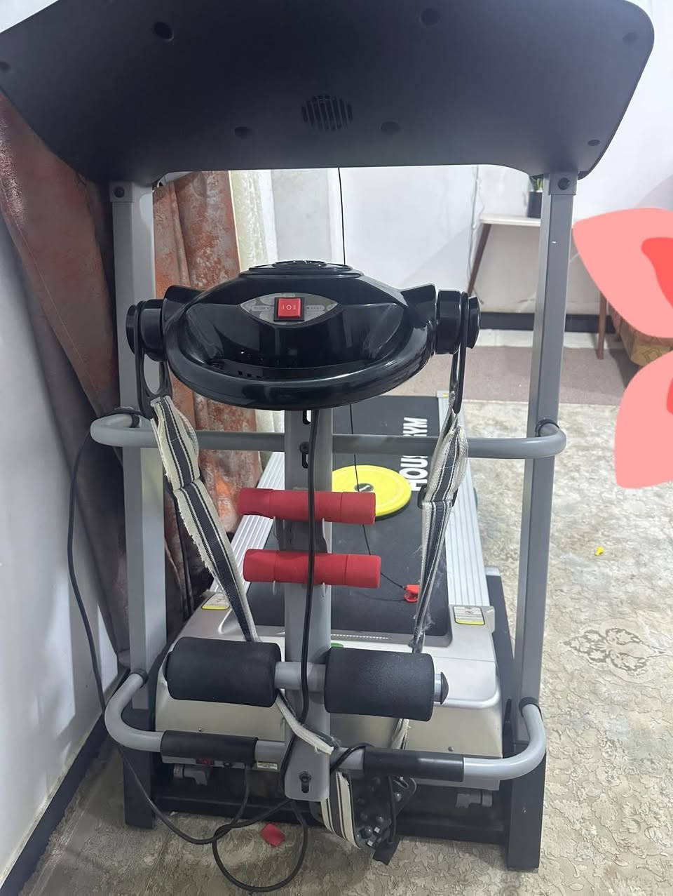 جهاز جري (نظام جبلي) بحالة ممتازة، مناسب للتمارين القوية وحرق الدهون 💪
✅ يتحمل وزن عالي
✅ يحتوي على نظام انحدار (جبلي) لتمرين أقوى
✅ شاشة عرض (سرعة – وقت – مسافة – سعرات)
✅ سماعات / بلوتوث 
✅ سهل الطي والنقل

💥 الجهاز استخدام قليل ونظيف جداً
💰 السعر: (٤٠٠ الف)
📍 الموقع: (مركز الديوانية )

📞 للتواصل: (مراسلة خاص الصفحة )

🚨 فرصة للجادين فقط


**إذا كنت صاحب هذا الإعلان وتريد حذفه لأي سبب، رجاءا أرسل رسالة إلى الدعم الفني**