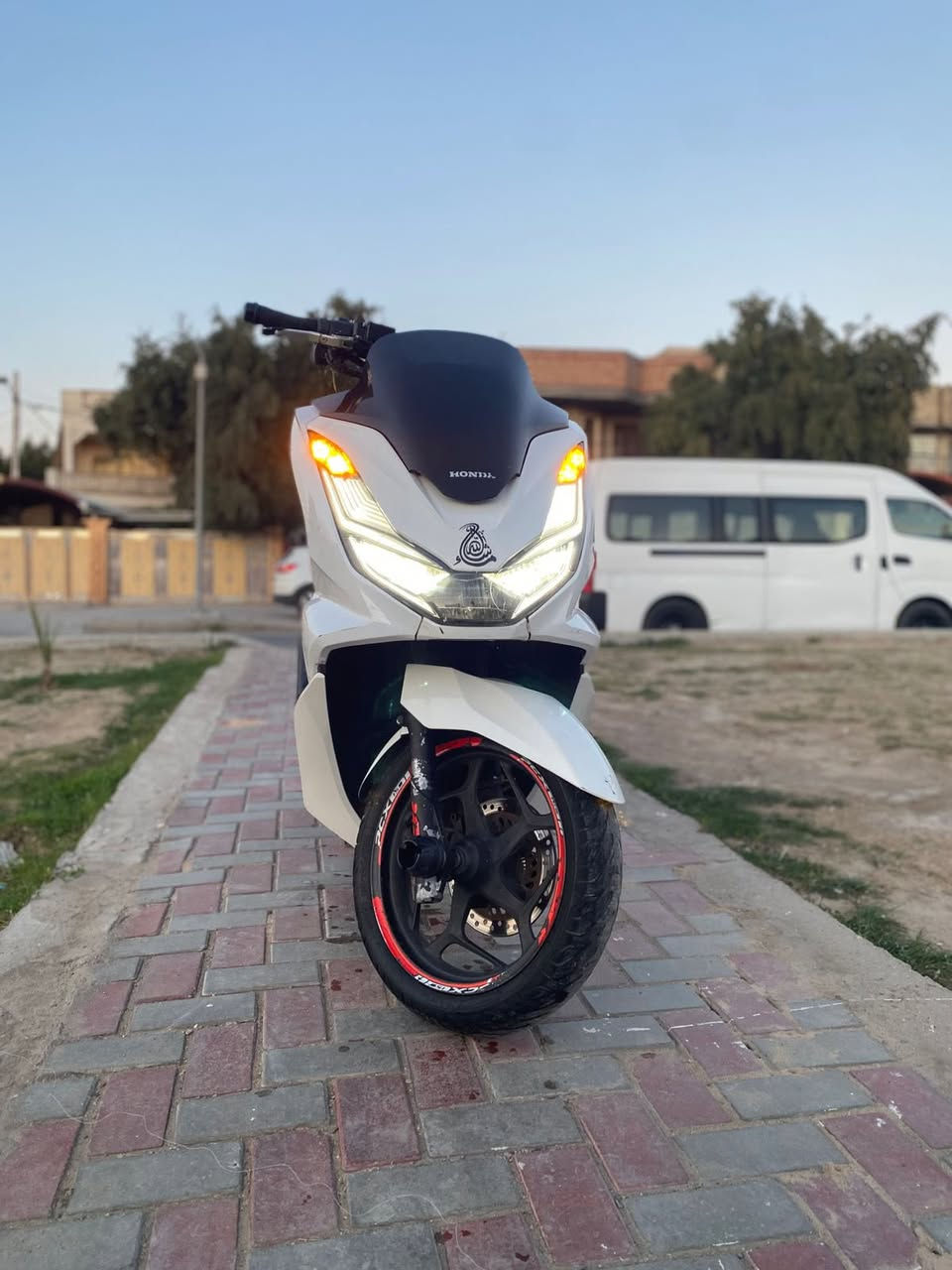 سلام عليكم بيس اكس جيل رابع دراجه مكفوله كفاله عامه ماشيه25شلعه معدل شك الكاع حساسات كهربيات كله شغاله مكينه160. سعر14ونص.عنوان مدينه الصدر رقمي***********
