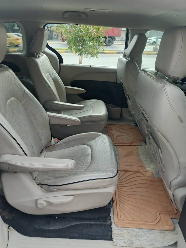 سياره جاهزه من كل شي گير محرك تخم تاير السياره فول مواصفات داخل أوف وايت كراسي كهرباء كاميرات ٣٦٠ تبريد مركزي  ثلاث قطع كراسي VIP لد نهاري لايتات لد أصل أبواب وجنطه كهرباء بصمات أبواب وجنطه  رادارات فول محيطية و مستشعرات اجتياز رقم بغداد تحول مباشر السونار مرفق وبدون دواخل للتواصل. ***********مكان السياره النجف الأشرف النجف, العراق
