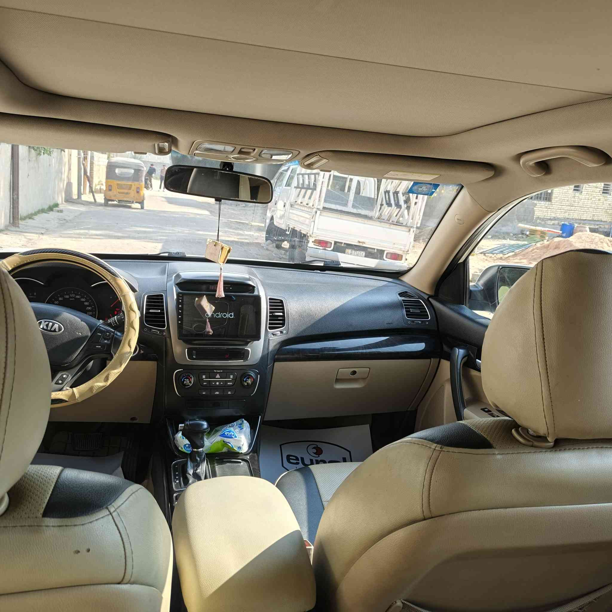 السلام عليكم
سورنتو موديل 2014

مكفولة كفالة عامه 

هـ :***********

***********
