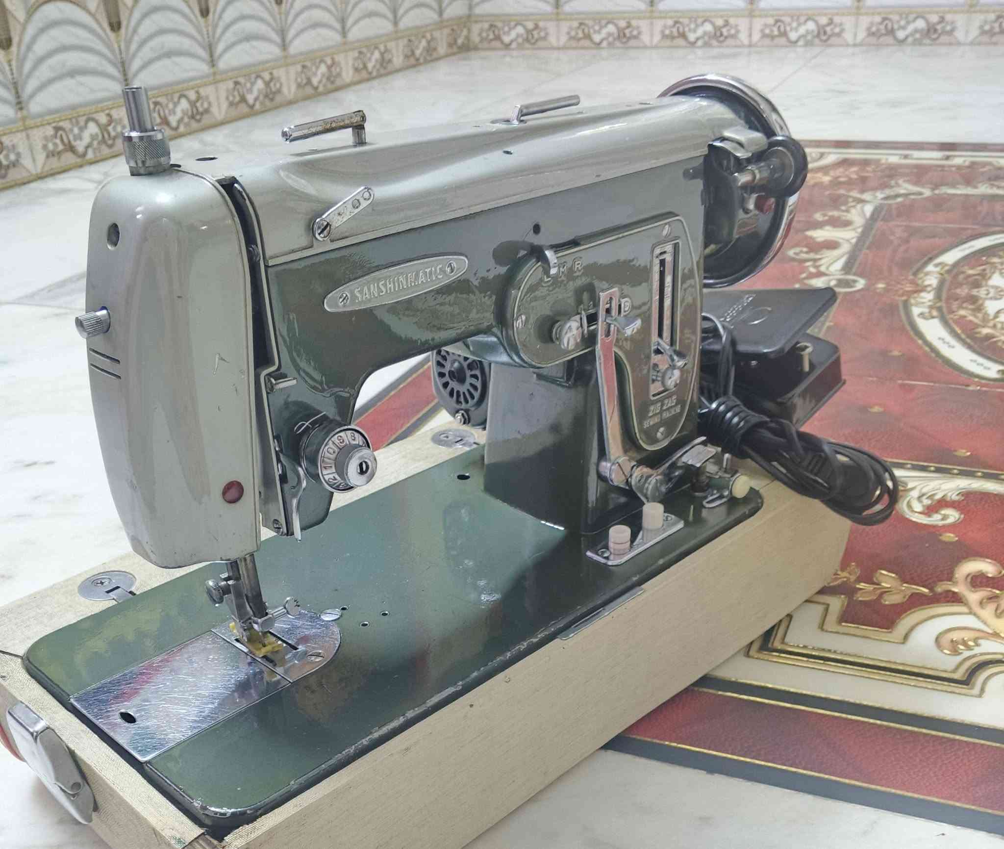 ماكنة خياطه منزلي خياط فقط بدون تطريز ماكنه انكليزي اصلي تشتغل جميع انواع لاقمشه اناره ذاتيه سعره 100 رقم هاتف ***********
