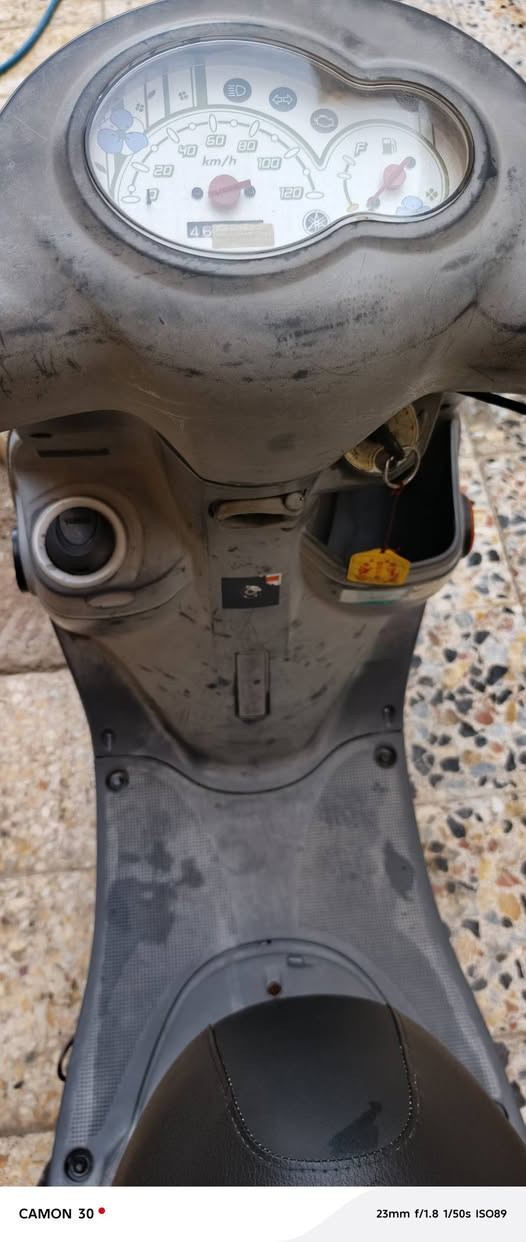 سلام عليكم فله 2013 للبيع
وكاله نضيفه ڪفاله عامه 
دراجه ختم واحد
مڪاني العماره. ..؟ 
 ***********
سعر (واحد و50) وبي مجال
ملاحظه دراجه فقط بك لايـت مكسور
