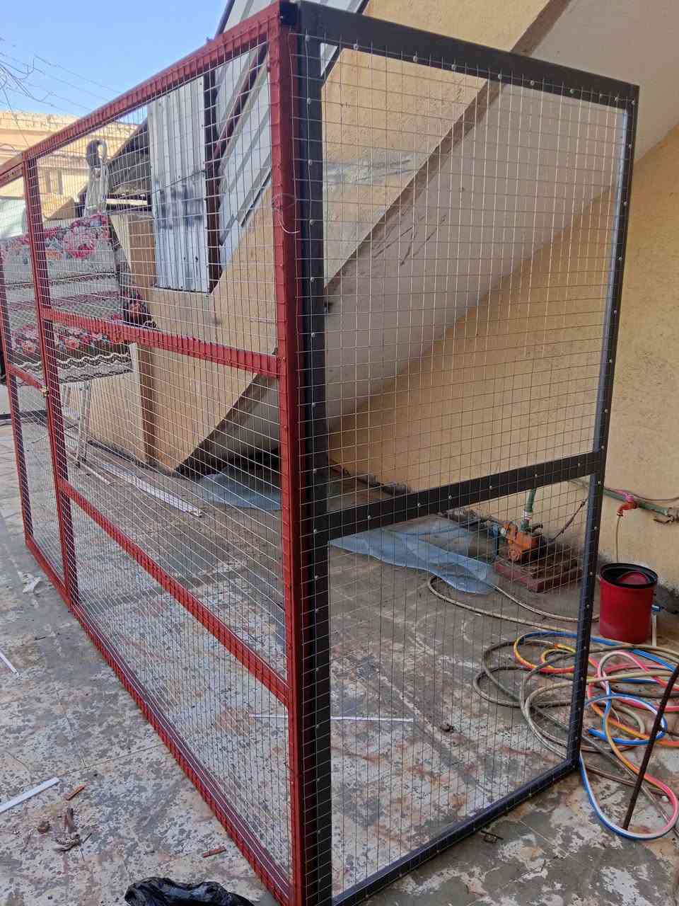 متاح برج قياس 3 متر والارتفاع 2 متر وعرض الصفحه 1 متر حديد جديد ثقيل *********** السعر 100
