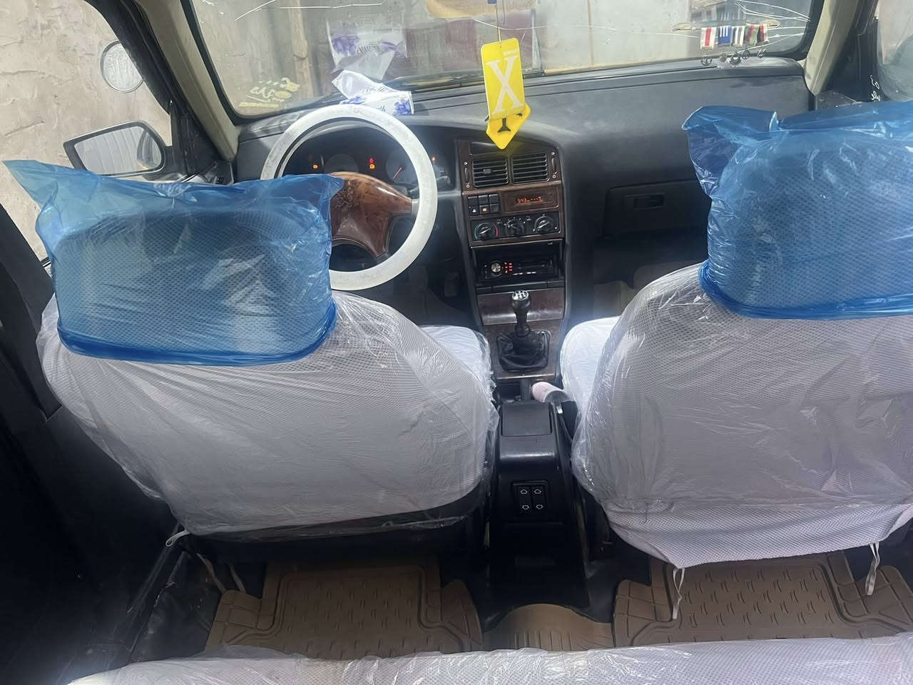 بيجو بارص للبيع 2015 بيه خيط تبخير قليل تخم تاير حداديه جديده كهربأئياته كله شغاله السياره انضف من صوره سنويه منتهي السعر 30 وبيه مجال الرقم ***********
