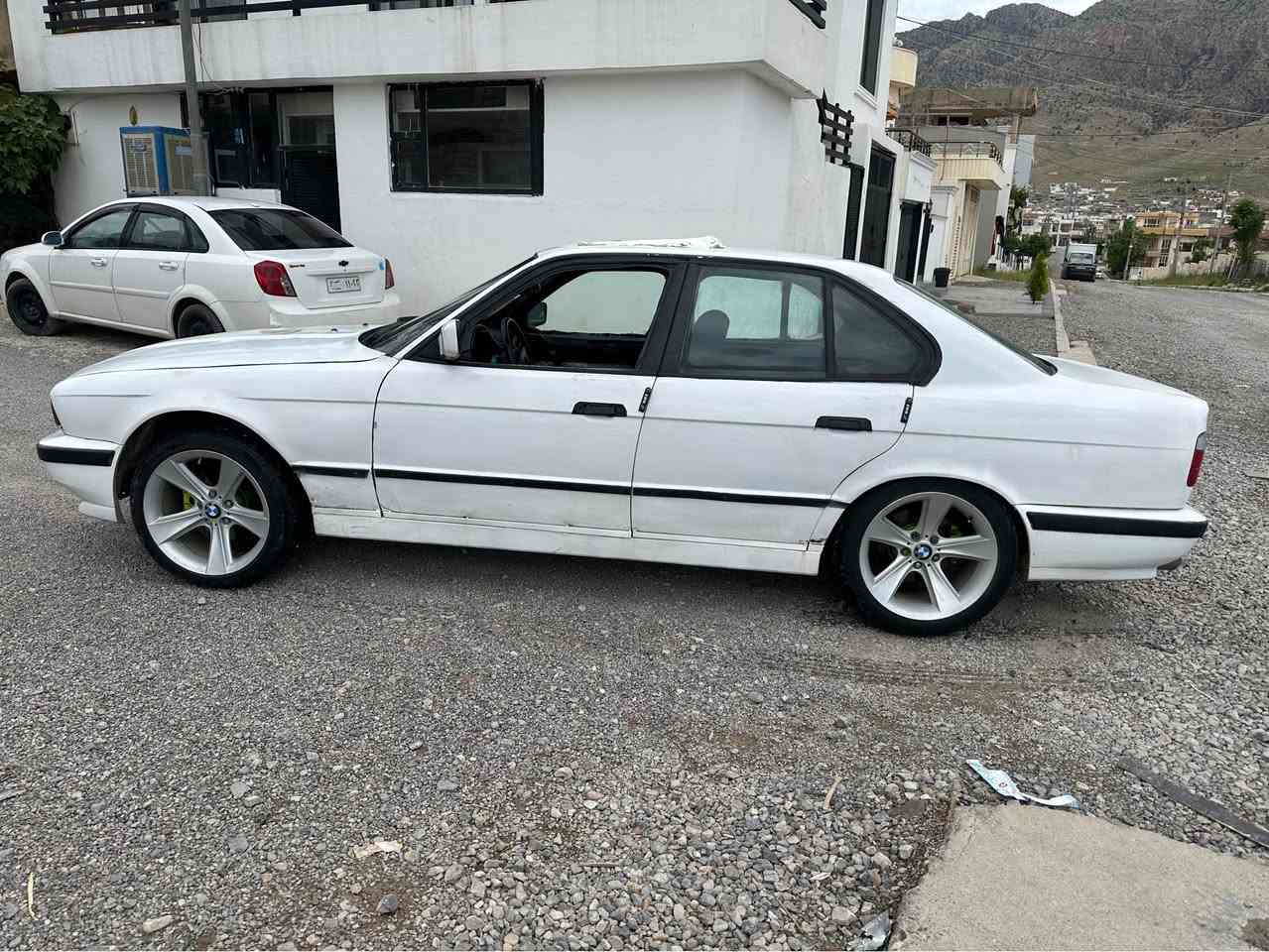 BMW 
مۆدیل۱۹۹۳ مەکینە ۲٠ ی تاک دیجیتال گیر حادی بەنزین هەر ناخوا 
گیرو مەکینە بشەرت دوکەلو بوخاریش بەشەرت 
فرۆشتنو گۆرینەوە 
نرخی ۲٠ محامەلە رانية, السليمانية


**إذا كنت صاحب هذا الإعلان وتريد حذفه لأي سبب، رجاءا أرسل رسالة إلى الدعم الفني**