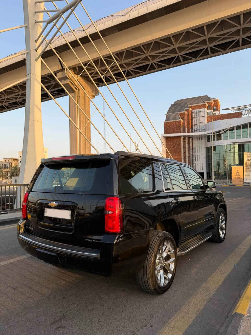 تاهو LTZ 2016 خليجي وكالة المنصور
كفالة عامة حتى الدعاميات ماعدا بارد بسيط بخشم الجاملغ الامامي الايسر 
السيارة فول مواصفات داخل قرميدي 
1-كشن تدفئة وتبريد وخزن ميموري
2-مثبت سرعة و رادار امامي 
3- رادارات جانبية ونقاط عمياء 
4-حساسات امامية وخلفية
5-ويل كروم قياس 22
6- كشن رجاج
7-شاشةDVD 
8-مرايات شفط وقلاب واشاير بالمري
9- 5 بصمات
10-ثلاجة
11-قاصة
12- قيادة ذاتية
13-اوامر صوتية
14-فتحة سقف
15-صندوك شفط  
16-فور ويل
17- شحن لاسلكي 
وبقية المواصفات المعروفة للفول
السيارة رقم بغداد بأسمي 
السيارة ماشية 135 كيلو متر 
المكان بصرة السعر 335$ وبيها مجال بسيط
*********** البصرة, العراق
