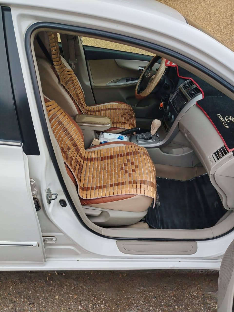 السلام عليكم
كورلا موديل 12 خليجي 
رقم بغداد بسمي 
كير مكينه لوك محرك 1800 
السيارة جاهزه صدر امامي خلفي 
تبريد تدفئه كله شغال 
السياره كفاله من الصبغ والحادث 
لغد شاصي تكم حوض كله مكفول
بيهه سونار 
السعر 144 وبيهه مجال 
المكان - بغداد/ العبيدي
***********
