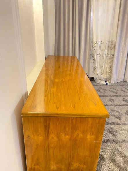 سلام عليكم بوفيه استخدام كلش قليل بيبان شغالات مفاتحيه وياه كاملات مع نسخ نظافه فول طوله 210 والعرض 65البيع سعره 250بيه مجال حك جيه جاييه اني 400مصالي هواي بس مستعجل على البيع عنوان حي جهاد رفاق *********** واتس اب او اتصال
