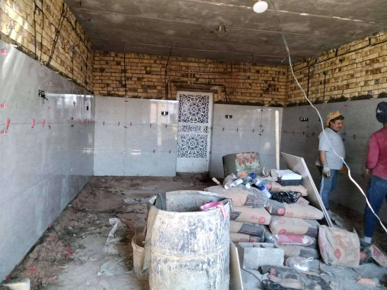 خلفة سراميك نظام غراصات وشغل تتريس مو لزك
الواح ،سراميك جداري شغل درجة اولي شعندك صحيات ،مطابخ ،استقبال نشتغل ***********
