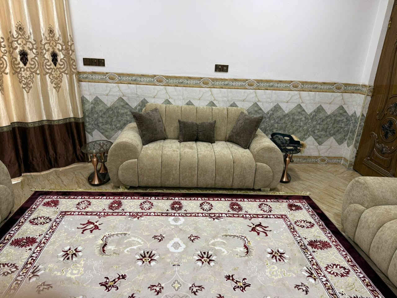 معمل أحمد السلطاني للأثاث المنزلي العنوان بابل الحمزة الغربي مجاور مكينة الثلج القديمة رقم الهاتف ***********
