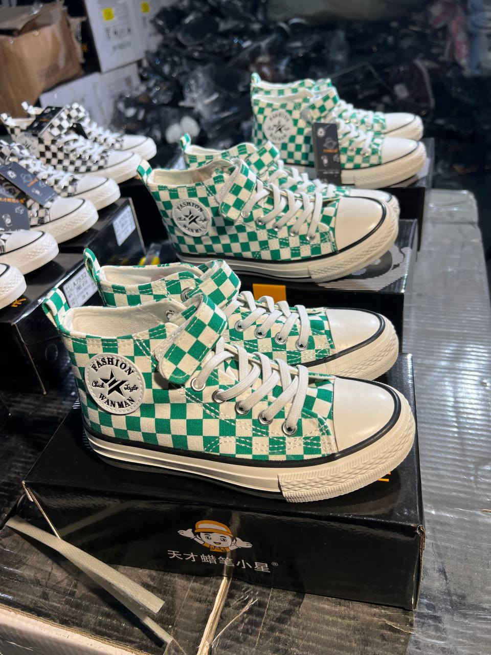 يا الله احذية سعررر 4000فقط 
كاملة القياسات و الالوان 
قياسات من 18 إلى 37 
اقل كمية للبيع 5000 زوج الان الكميه هواي 
مستوى الجودة : عالي الجودة 
مستوى النظافة : 100%‎
ملاحظة : لا يوجد  
  بدون علبه
وطلب مسبق  
  واكو الوان وموديلات بعد لي يحب يتفضل علخاص


**إذا كنت صاحب هذا الإعلان وتريد حذفه لأي سبب، رجاءا أرسل رسالة إلى الدعم الفني**