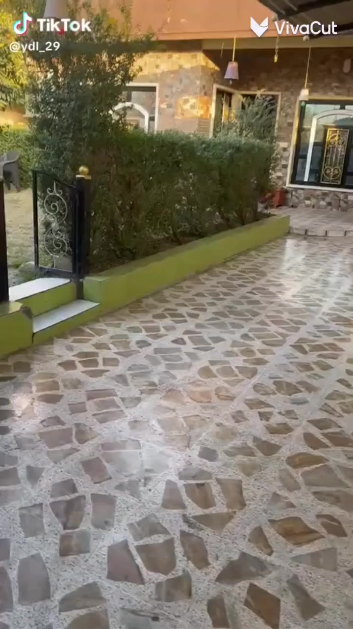 سلام عليكم دار للبيع حي اصلاح الزراعي طابق واحد مساحه 300 واجه 10  يتكون الدار من 2 غرف نوم هول استقبال مشتملات مطبخ حار بارد
للاستفسار مراسله الصفحه او الاتصال علا الارقام
***********
***********
