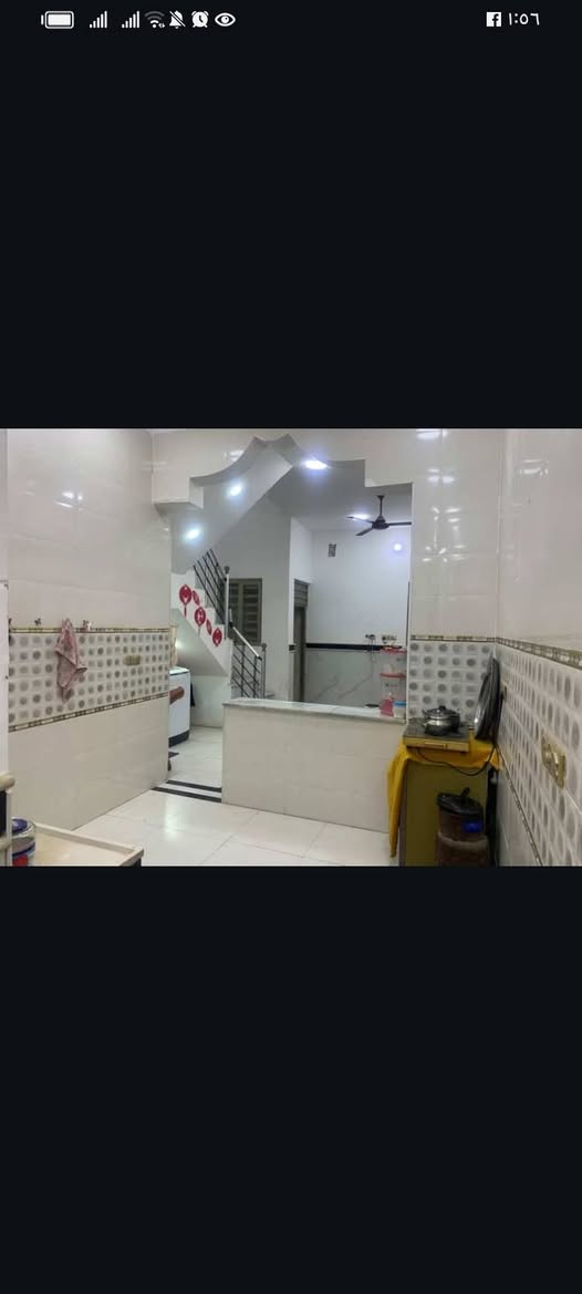 بيت طابو صرف
البيت طابق ونص  
العنوان ابو رمانة شارع اسواق المصطفى  
المساحة 100 متر 
بناء حديث مرتب منطقة هدوء 
قريب جداً على المدرسة 

السعر مناسب لان عندي ظرف خاص  
 للا ستفسار الاتصال على الرقم 
***********
