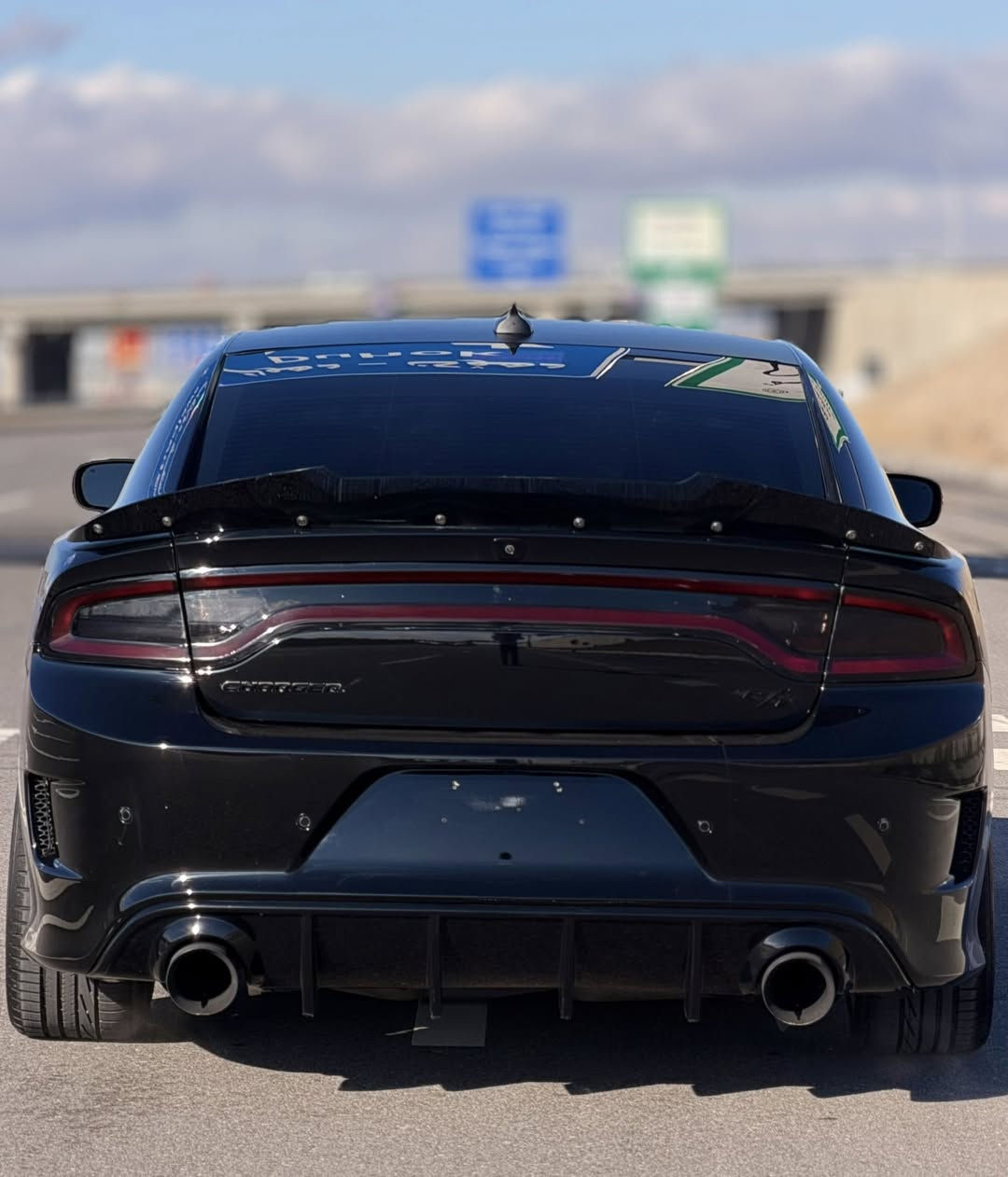 2023 DODGE CHARGER
  R/T‏
2023 دوج جارجر ار تي 
السعر 248$
وبيها مجال بسيط 
موديل :🔥 2023🔥
نداء الاخير 🎱
المحرك : 5.7L V8
الحالة :  جاملغ وبنيد صبغ بدون دواخل
ايرباك مبدل دشبول وستيرن بلادي شرط 
العداد :24 الاف ميل

مواصفات : Rt
رادار امامي
رادارات جانبية
شوتة رياضية دايتونا
كشنات كهرباء 
شفتات ستيرن
شاشه كبير + حساسات وكاميرا

 

السعر 248$
بدون رقم 
تترقم شمالي 
مكان السياره اربيل

☎️📞
Omar 
***********

