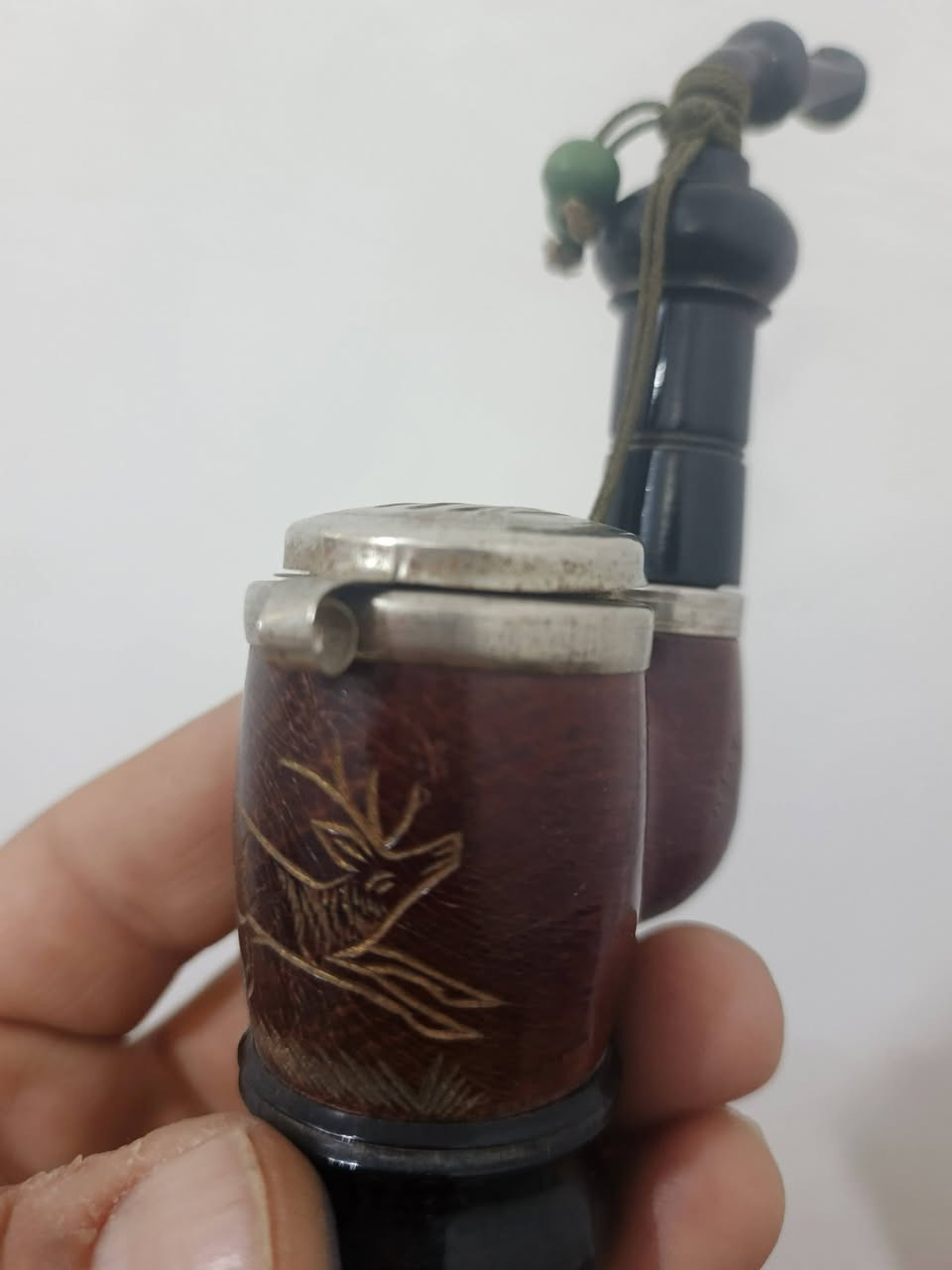 غراض قديمه مع سيرتين قديمه للبيع ***********
