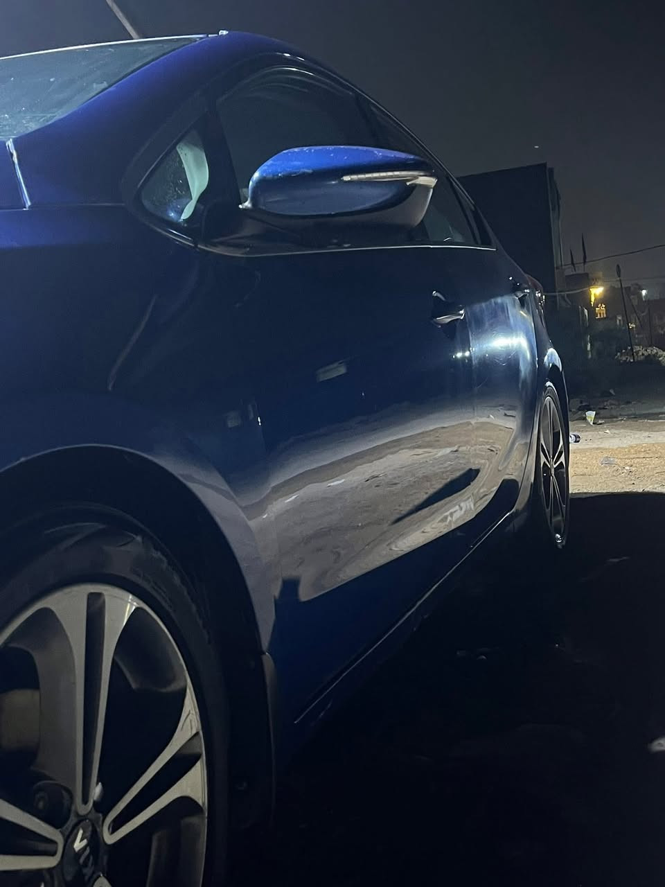 فورتي موديل 2014 سياره بيها قطعتين صبغ جاملغ الخلفي ولباب خفيف ضربته الداخل بي دوشمه بلون سياره العنوان بغداد رقمي *********** @إشارة
