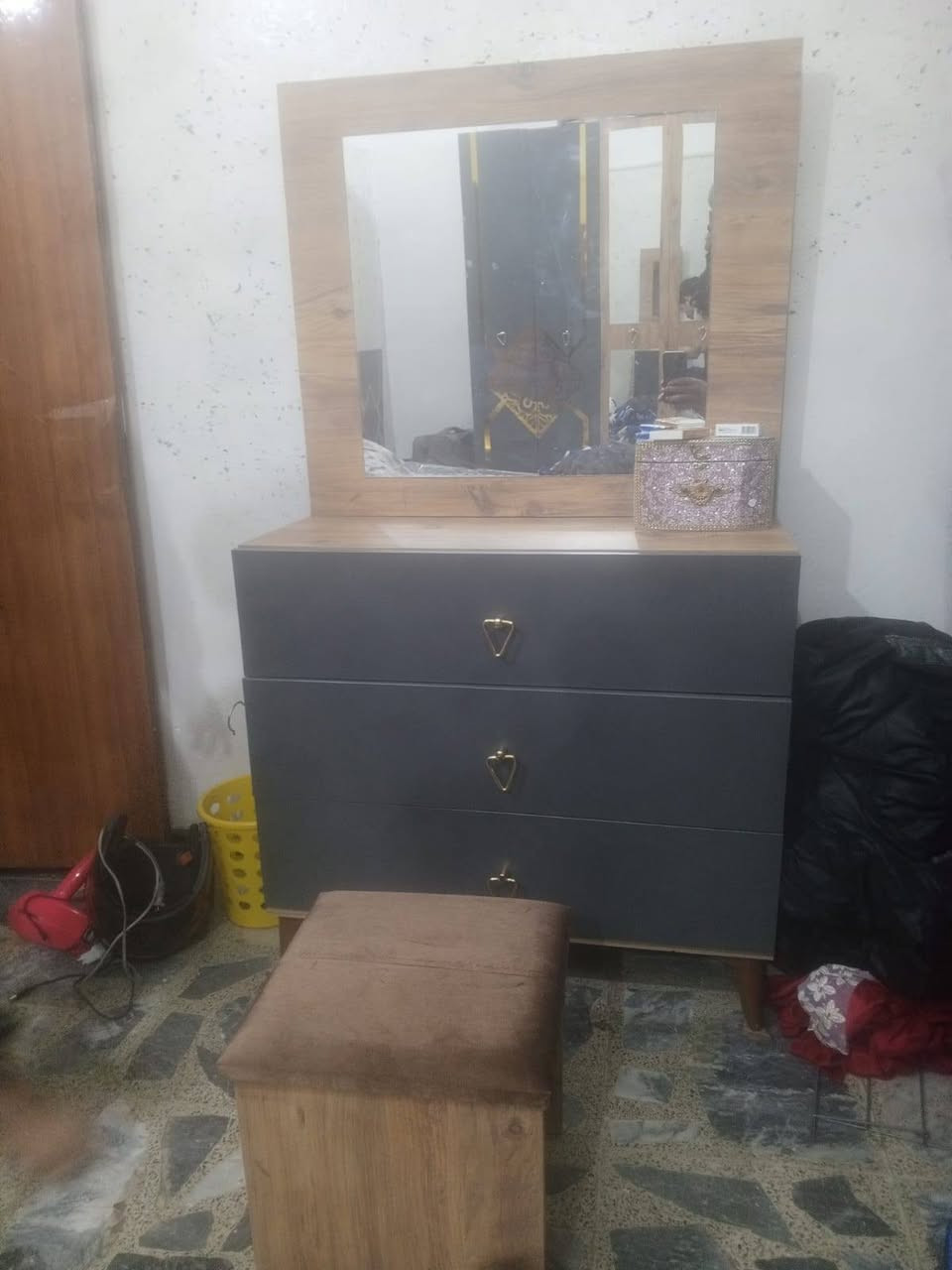 غرفه نوم للبيع جديده صار شهر اخذتها شخط ما بيها سعر خاص مكاني الدوره شارع 60


**إذا كنت صاحب هذا الإعلان وتريد حذفه لأي سبب، رجاءا أرسل رسالة إلى الدعم الفني**