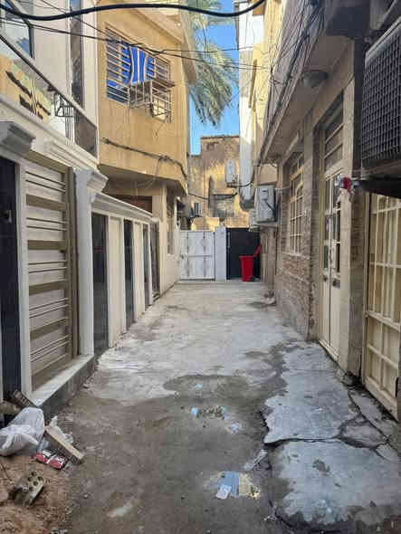 🏠 للبيع – منزل في الأعظمية 42م / شارع الأخطل

📍 الموقع: أول بيت بالقيصرية – شارع فرعي عرضه (2.5م) متفرع من الشارع الرئيسي (9م).
📜 الملكية: طابو صرف ملك صرف.

✨ المواصفات:
 • بناء ممتاز
 • طابق ونصف
 • صالة واسعة
 • مطبخ
 • خدمات صحية
 • غرفة منام

📞 للاستفسار: ***********
