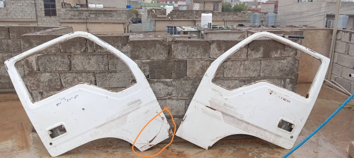 ابوب كيا حمل فونتيره للبيع مثل ماموضح بالصوره فقط باب مابي كلشي مابي خيسان بس هذا المكان ماشر عليه معجونه كايم بي عوج قليل مابي قطرة صبغ بلادي

سعر الزوج الأبواب 75 قفل

مكاني موصل الايسر هذا رقمي ***********
