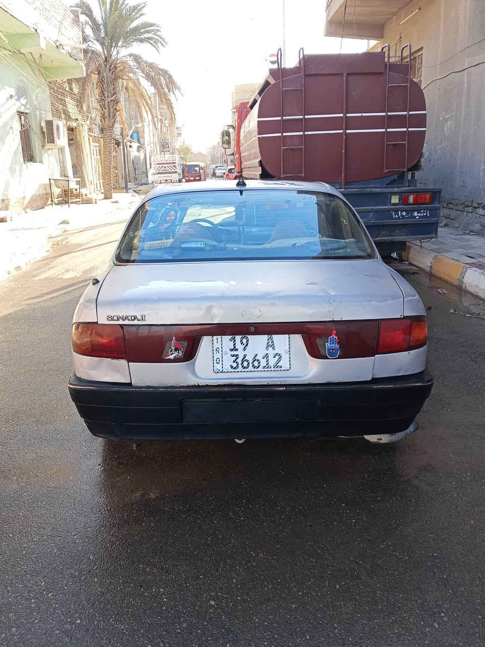 السلام عليكم سوناته مديل 1993بسمي رقم كربلاء قبل شهر جددت سنويته  تنتهي 30بيه لاستيك ولف بس صبح بيه دخانه من تحمه تكطع كير عادي سياره من كير جديد حداديه خير من الله دواخل جديده حلوه سياره  مابيه نقص ان شاءالله سياره مكانه بناصريه شطره *********** سعره 33وبيه مجال
