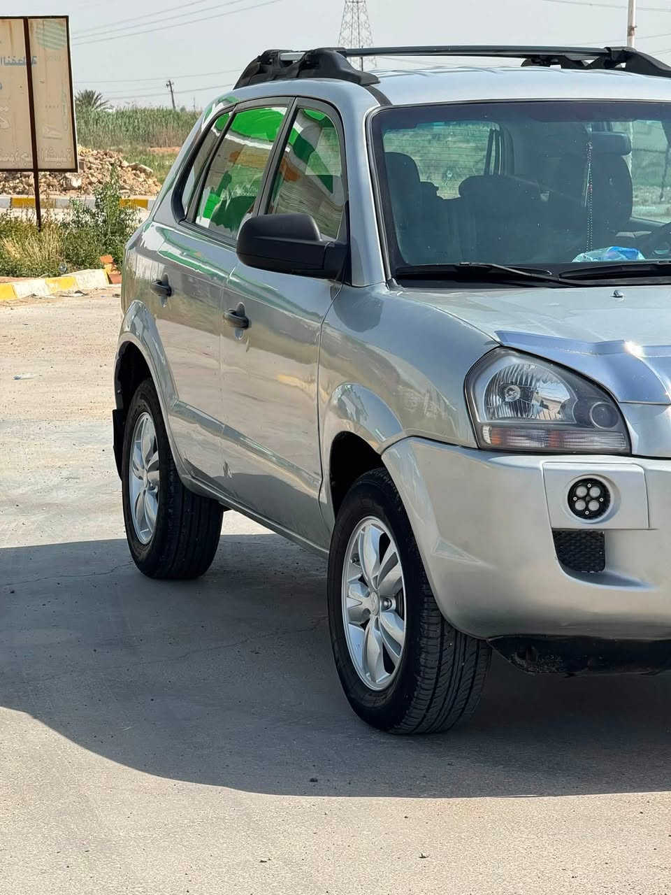 توسان 2009 وارد امريكي قطعتين صبغ مكينه 2000 السياره مال بيت رقم انكليزي باسمي مكان السيارك ديالى الخالص للاستفسار اكثر ***********
***********

